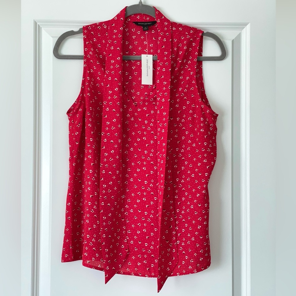 NWT Banana Republic Floral Sleeveless Blouse